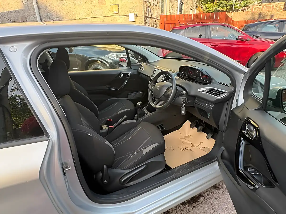 Used 2013 Peugeot 208 Active Silver - Interior and Exterior details 11