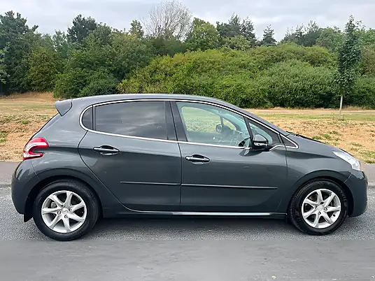 2013 Peugeot 208 Allure e-HDi