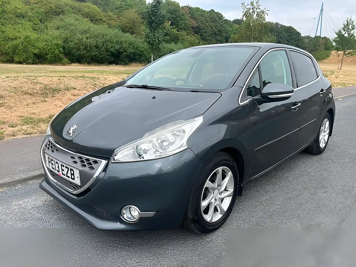 Used 2013 Peugeot 208 Allure Grey - Interior and Exterior details 5