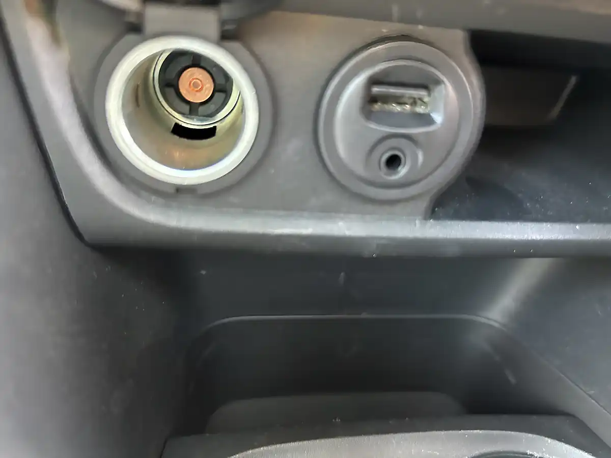 Used 2013 Peugeot 208 Black - Interior and Exterior details 9