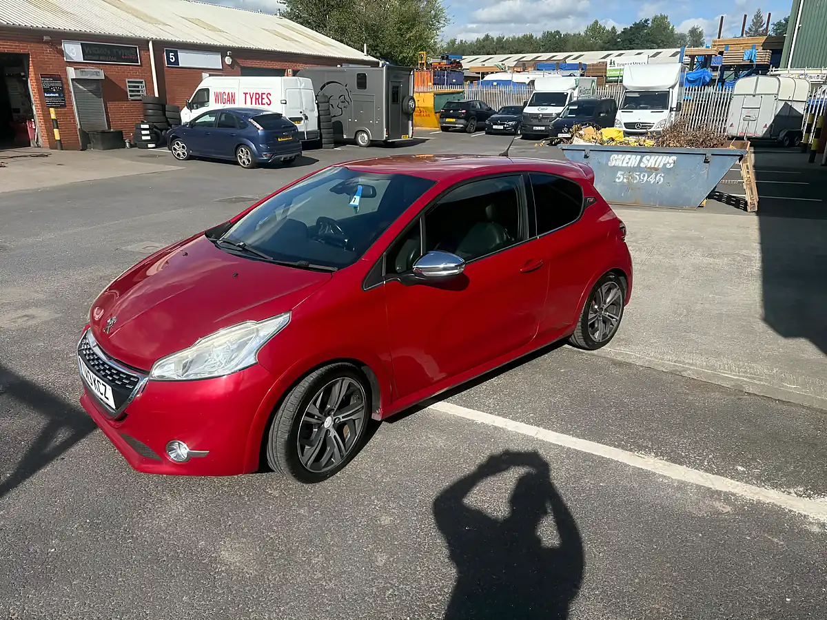 Used 2013 Peugeot 208 GTI Red - Interior and Exterior details 5