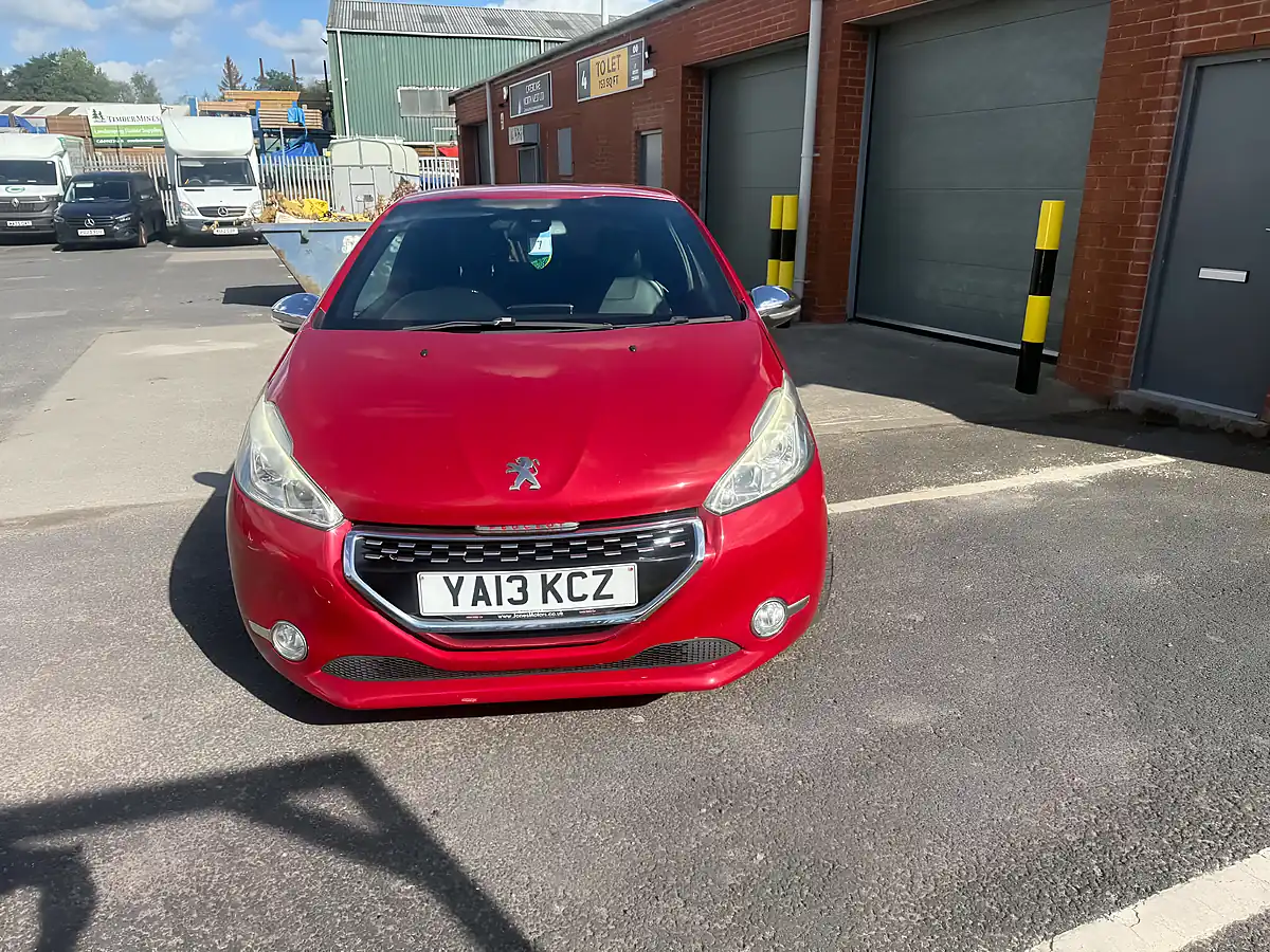 Used 2013 Peugeot 208 GTI Red - Interior and Exterior details 7