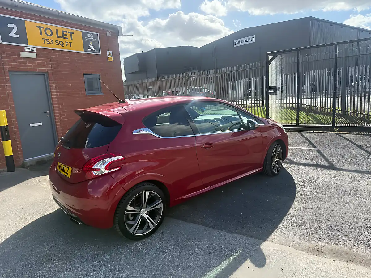 Used 2013 Peugeot 208 GTI Red - Interior and Exterior details 8
