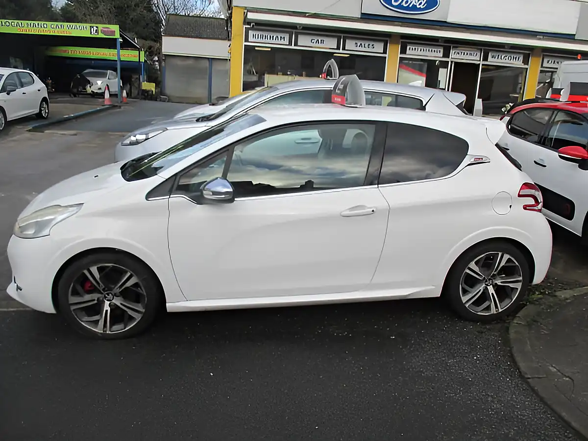 Used 2013 Peugeot 208 GTI White - Interior and Exterior details 3