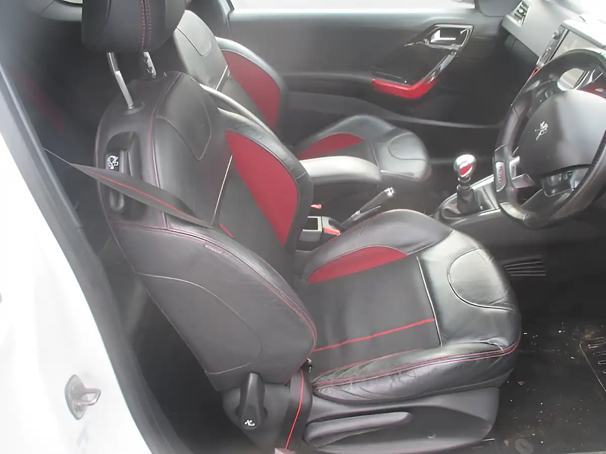 Used 2013 Peugeot 208 GTI White - Interior and Exterior details 8