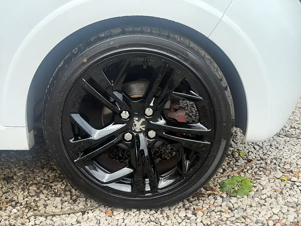 Used 2013 Peugeot 208 GTI White - Interior and Exterior details 14