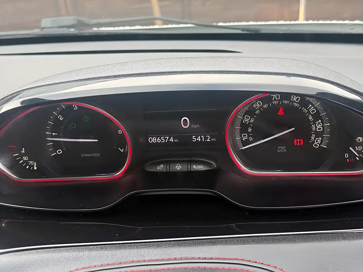 Used 2013 Peugeot 208 GTI White - Interior and Exterior details 15