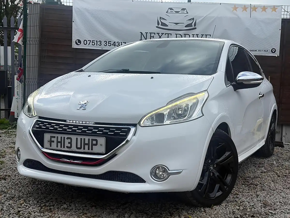 Used 2013 Peugeot 208 GTI White - Interior and Exterior details 2