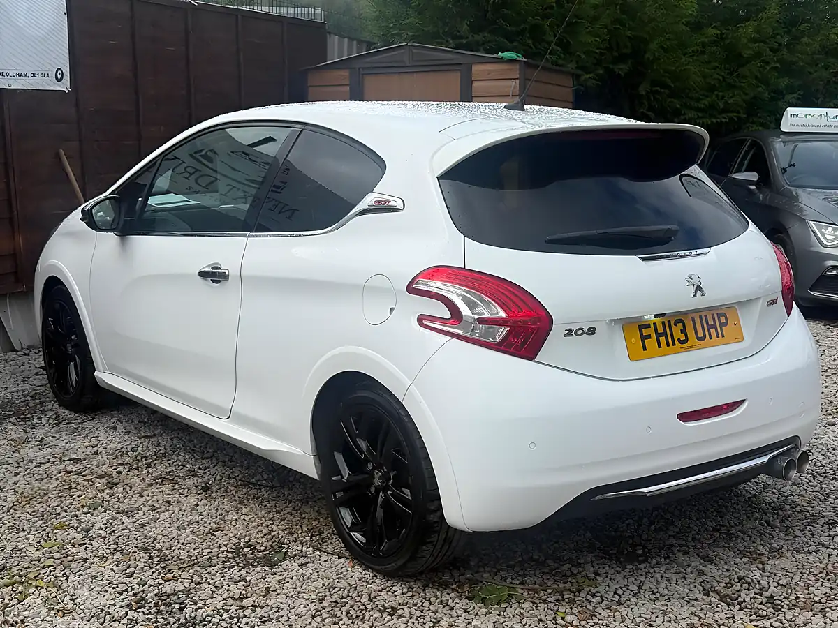 Used 2013 Peugeot 208 GTI White - Interior and Exterior details 7