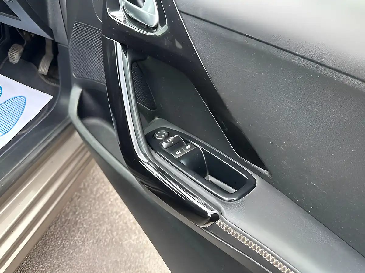Used 2013 Peugeot 208 Intuitive Grey - Interior and Exterior details 13