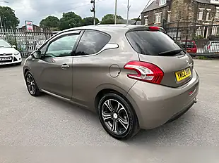 Used 2013 Peugeot 208 Intuitive Grey - Interior and Exterior details 9