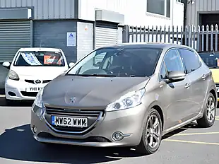 Used 2013 Peugeot 208 Intuitive Grey - Interior and Exterior details 3