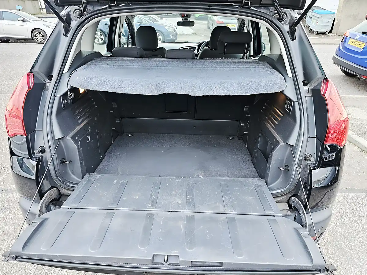 Used 2013 Peugeot 3008 Active Black - Interior and Exterior details 8
