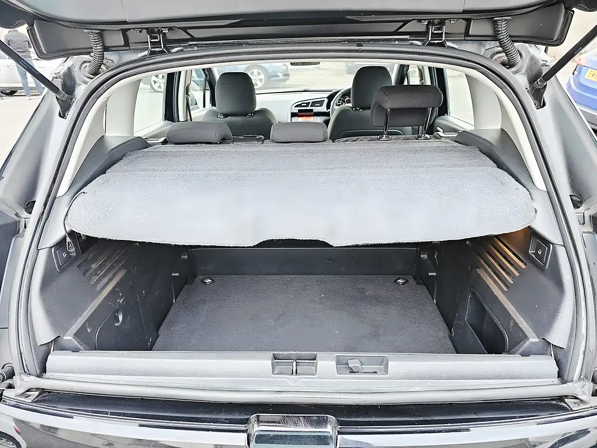Used 2013 Peugeot 3008 Active Black - Interior and Exterior details 7