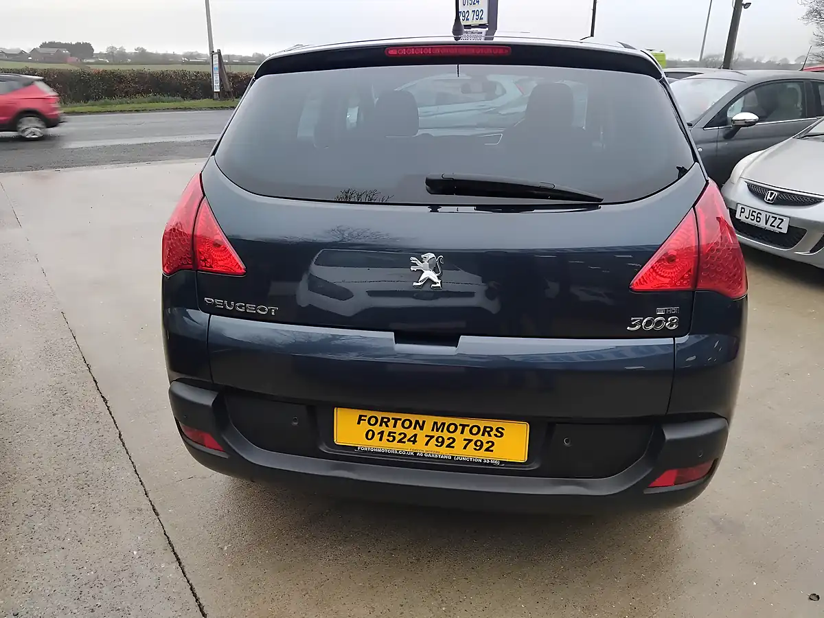 Used 2013 Peugeot 3008 Active Blue - Interior and Exterior details 12