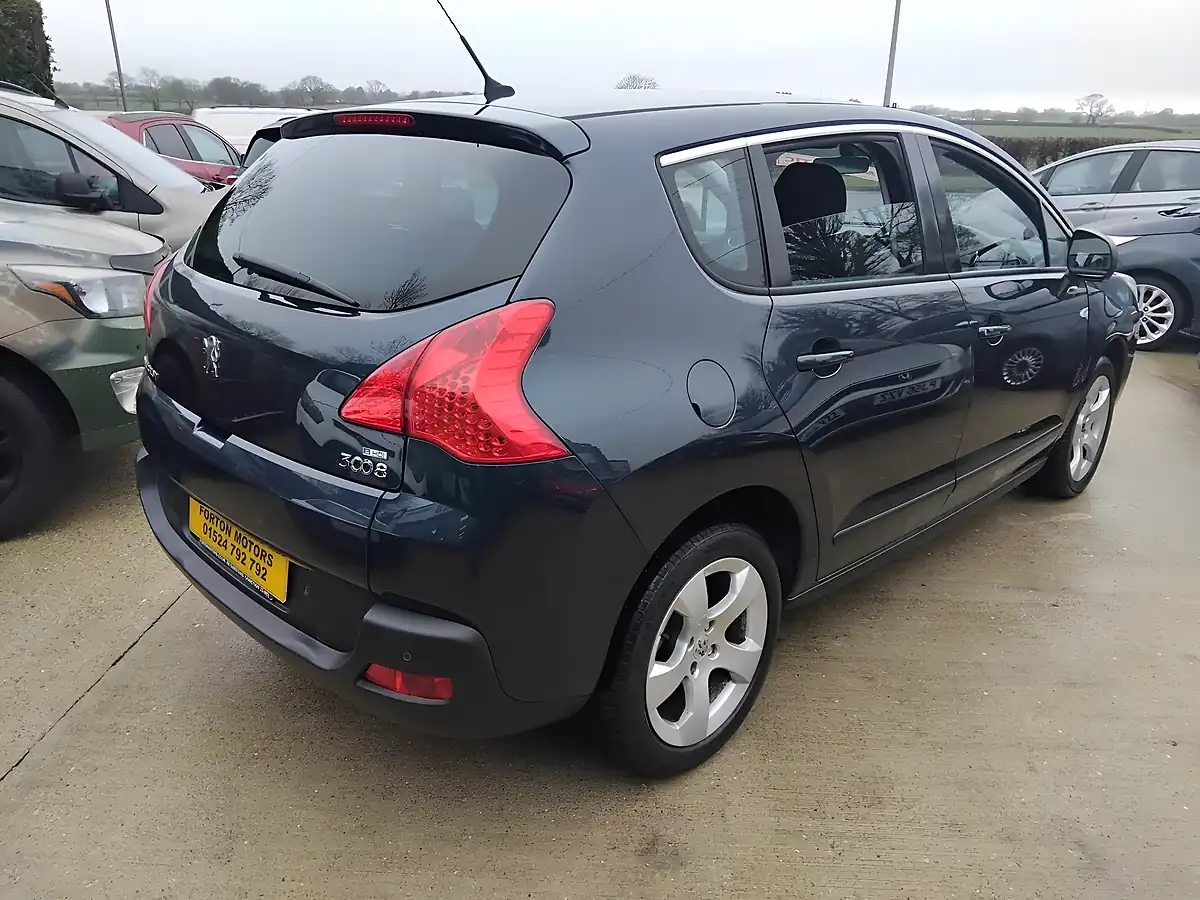 Used 2013 Peugeot 3008 Active Blue - Interior and Exterior details 13