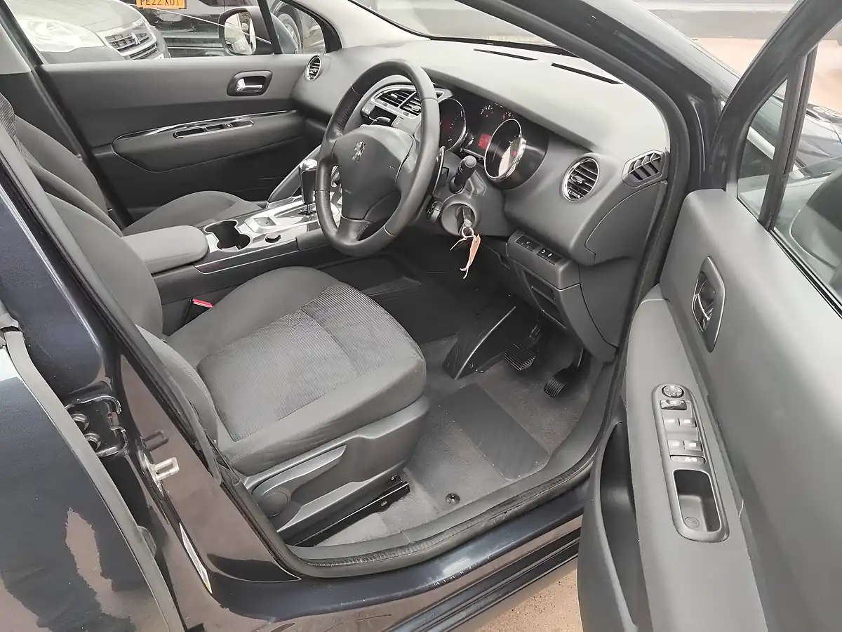 Used 2013 Peugeot 3008 Active Blue - Interior and Exterior details 15