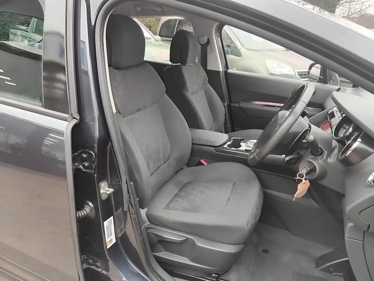 Used 2013 Peugeot 3008 Active Blue - Interior and Exterior details 16