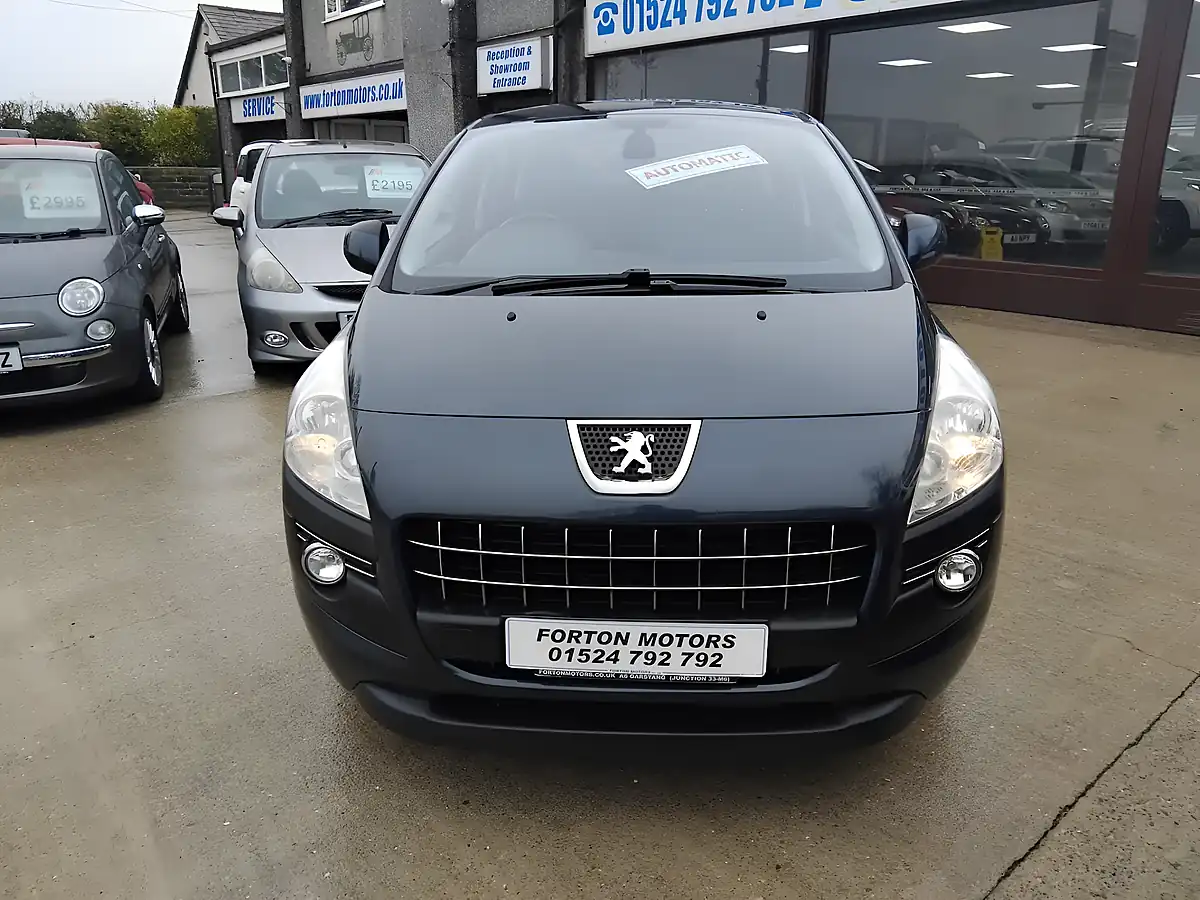 Used 2013 Peugeot 3008 Active Blue - Interior and Exterior details 3