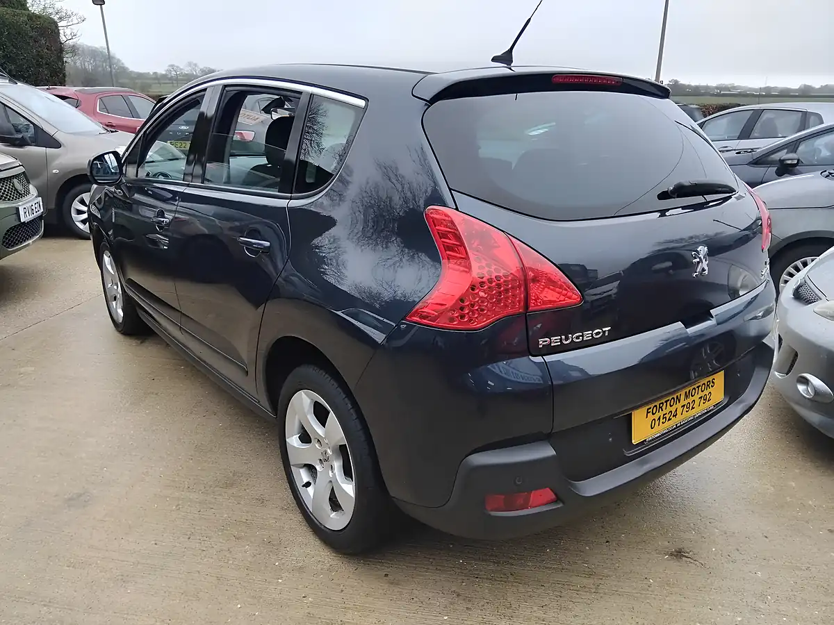 Used 2013 Peugeot 3008 Active Blue - Interior and Exterior details 6