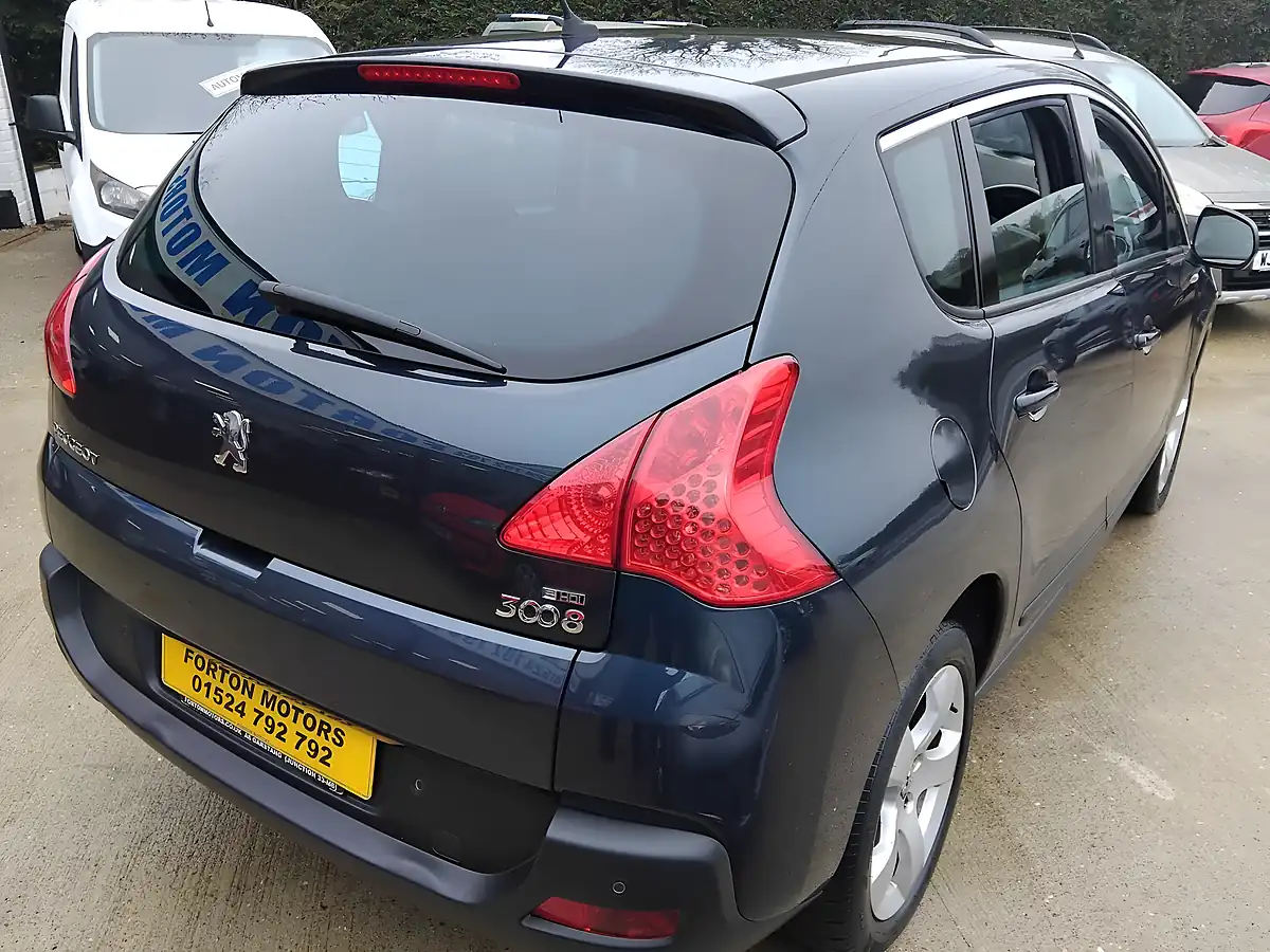 Used 2013 Peugeot 3008 Active Blue - Interior and Exterior details 8