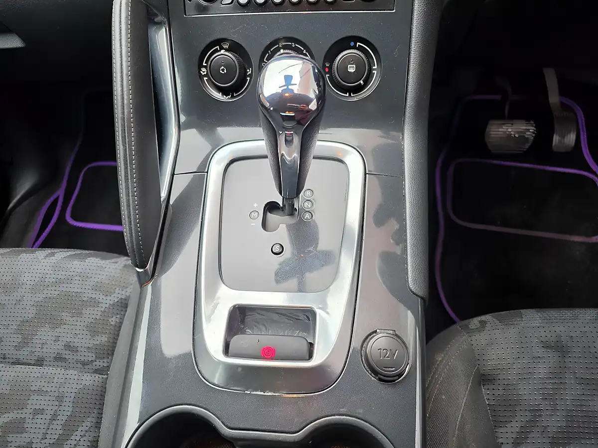 Used 2013 Peugeot 3008 Active Egc Blue - Interior and Exterior details 17