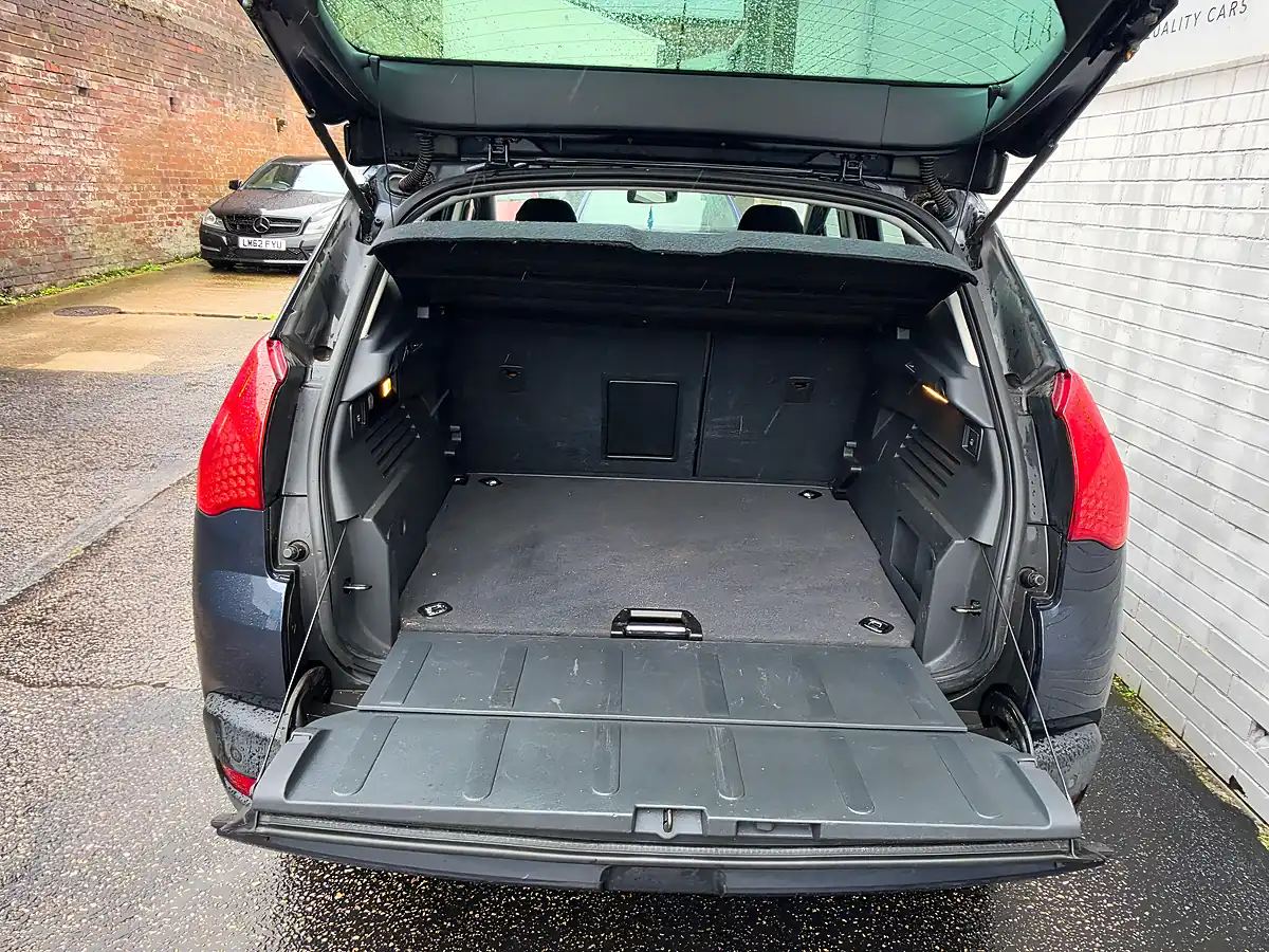 Used 2013 Peugeot 3008 Active Egc Blue - Interior and Exterior details 19