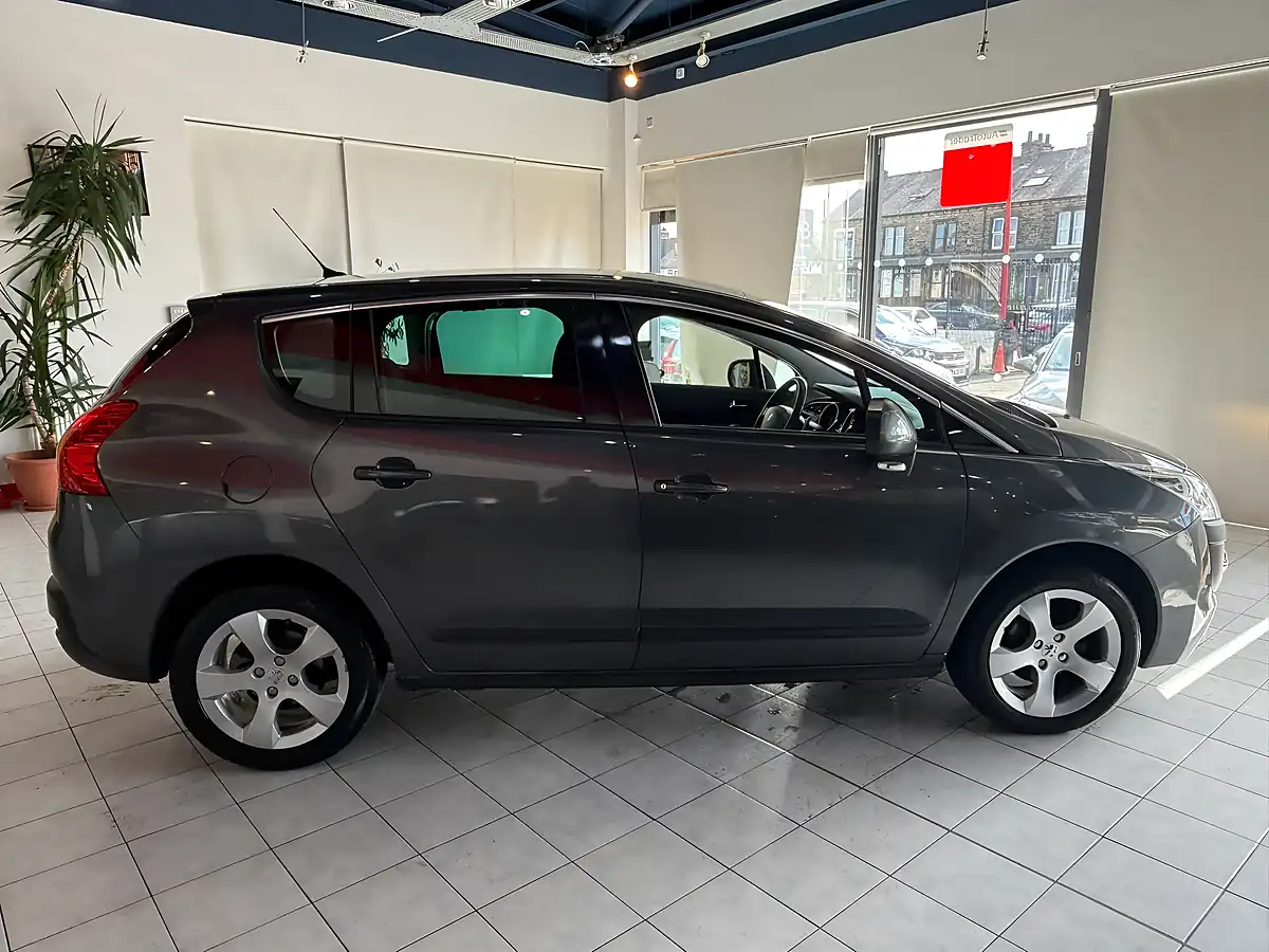 Used 2013 Peugeot 3008 Active Grey - Interior and Exterior details 11