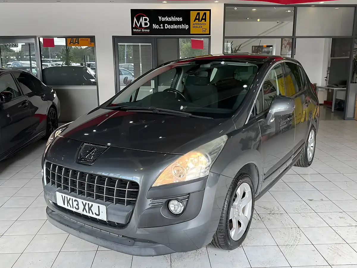 Used 2013 Peugeot 3008 Active Grey - Interior and Exterior details 4