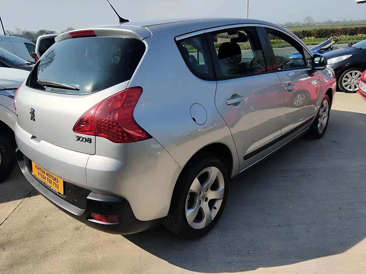 Used 2013 Peugeot 3008 Active Ii Silver - Interior and Exterior details 12