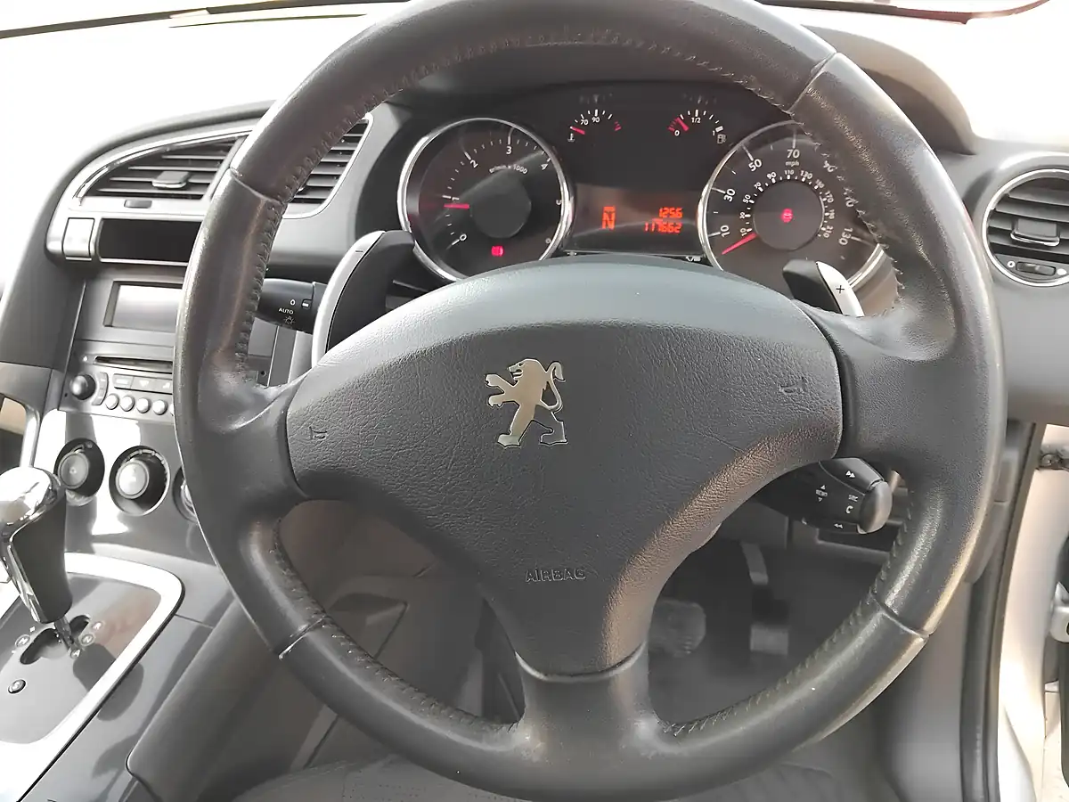 Used 2013 Peugeot 3008 Active Ii Silver - Interior and Exterior details 17
