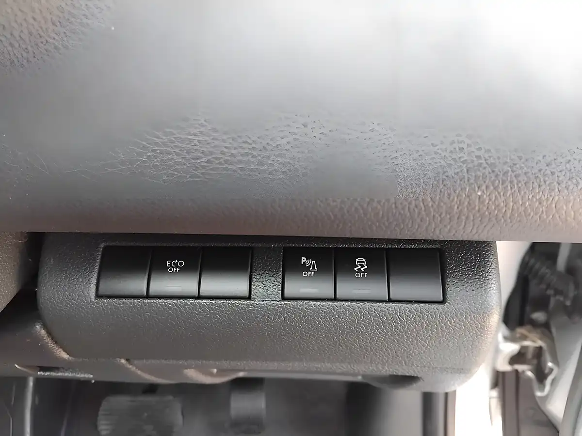 Used 2013 Peugeot 3008 Active Ii Silver - Interior and Exterior details 18