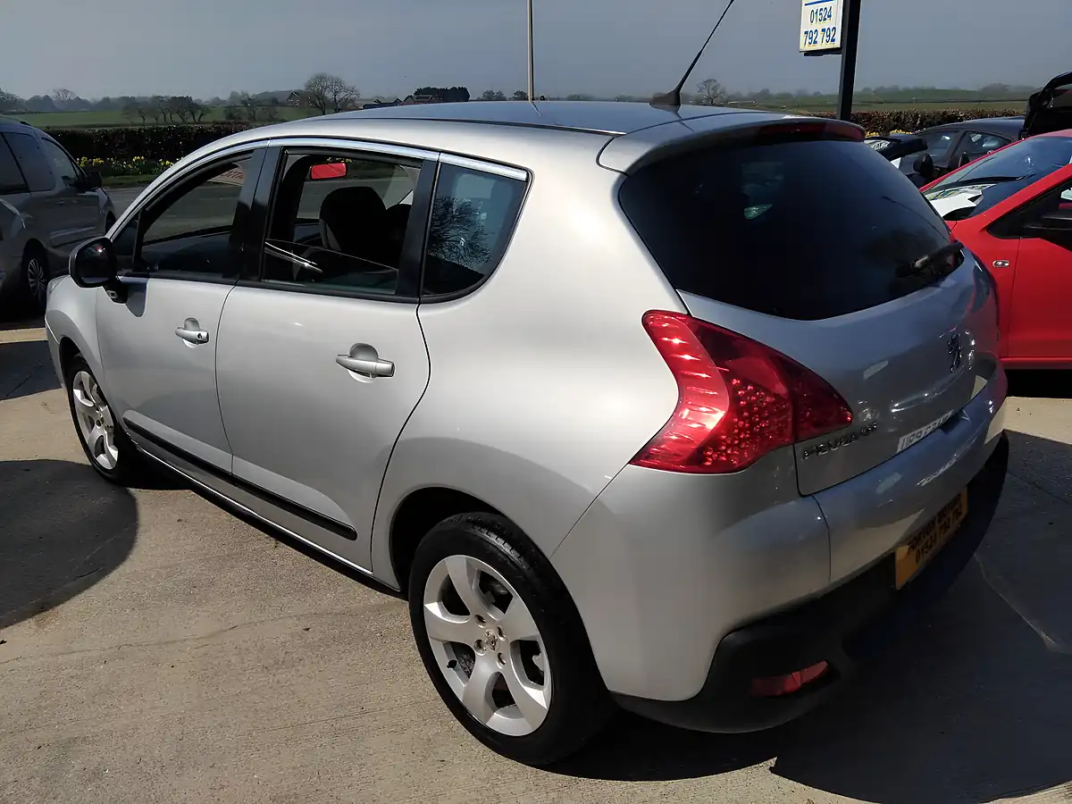 Used 2013 Peugeot 3008 Active Ii Silver - Interior and Exterior details 6