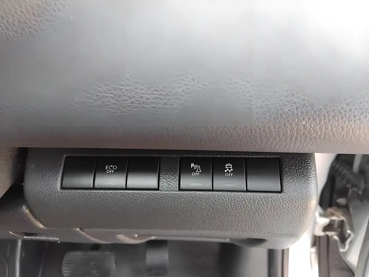 Used 2013 Peugeot 3008 Active Silver - Interior and Exterior details 18
