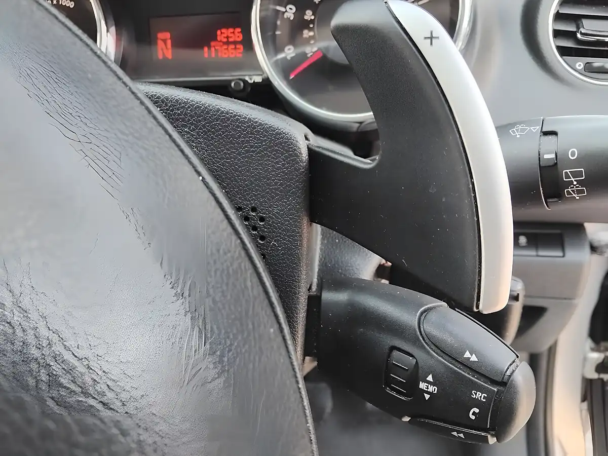 Used 2013 Peugeot 3008 Active Silver - Interior and Exterior details 19