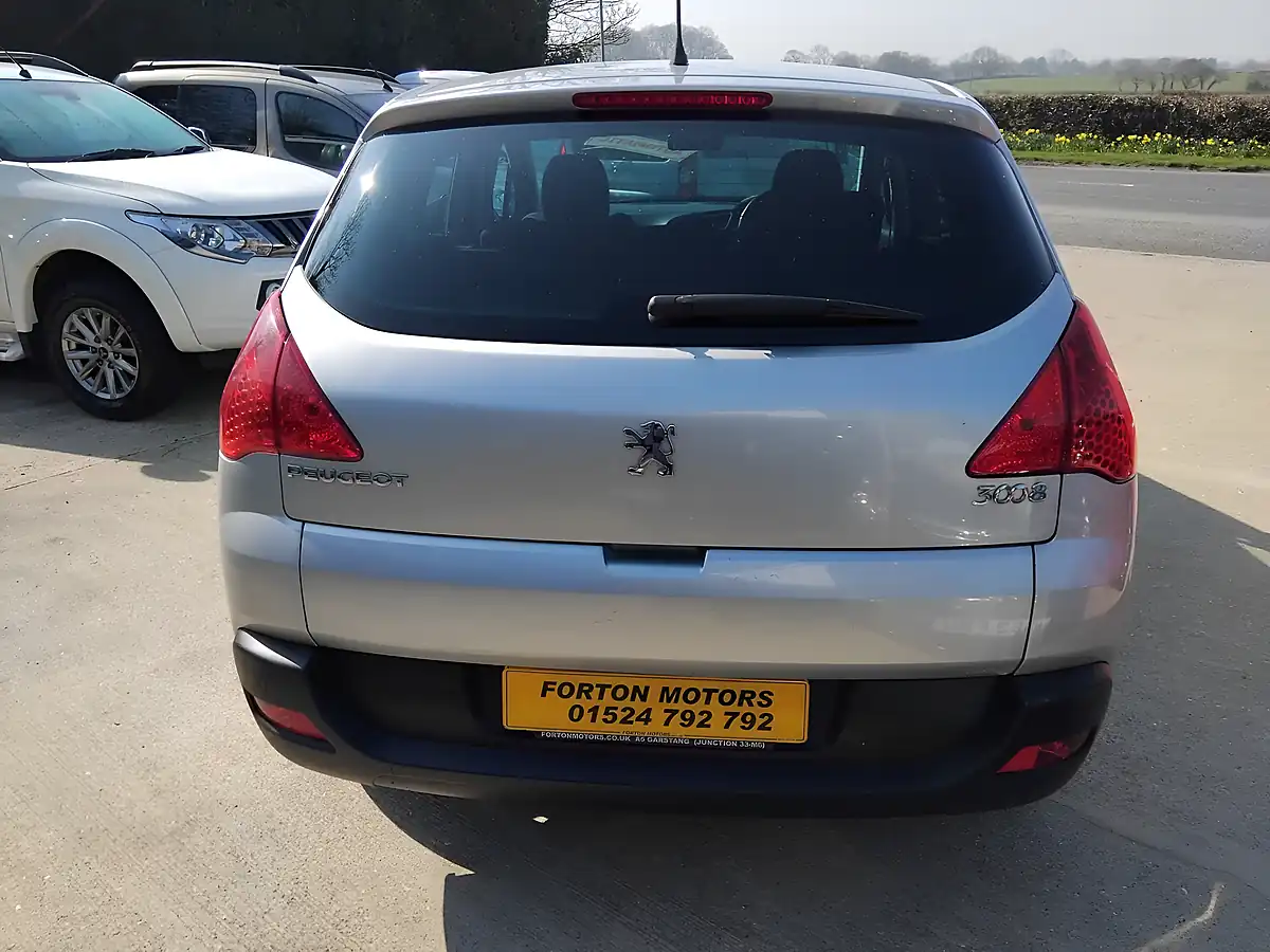 Used 2013 Peugeot 3008 Active Silver - Interior and Exterior details 7
