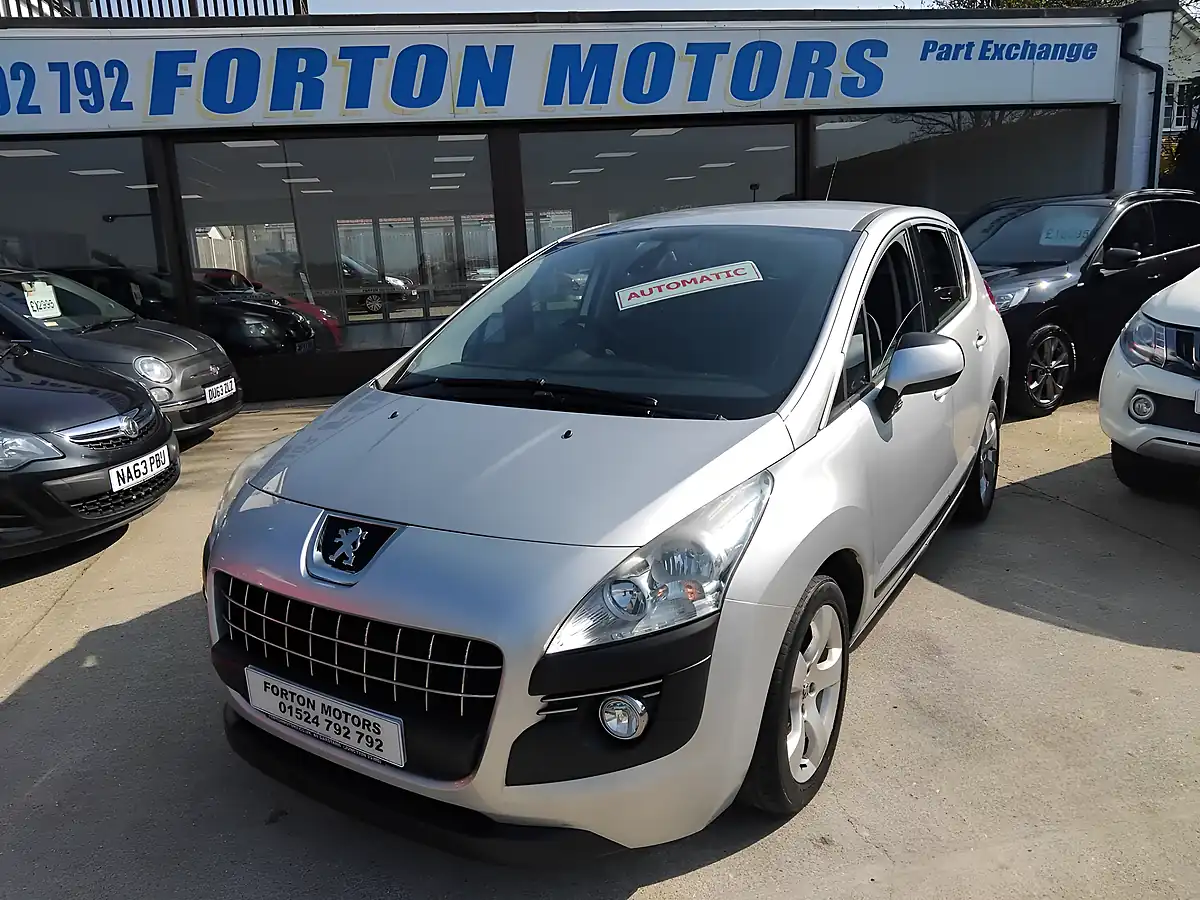 Used 2013 Peugeot 3008 Active Silver - Interior and Exterior details 9