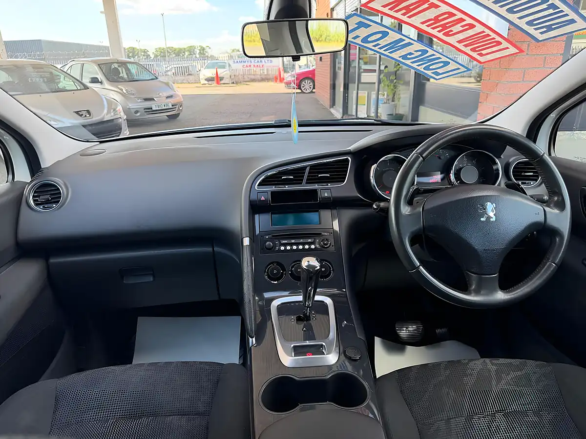 Used 2013 Peugeot 3008 Active White - Interior and Exterior details 14