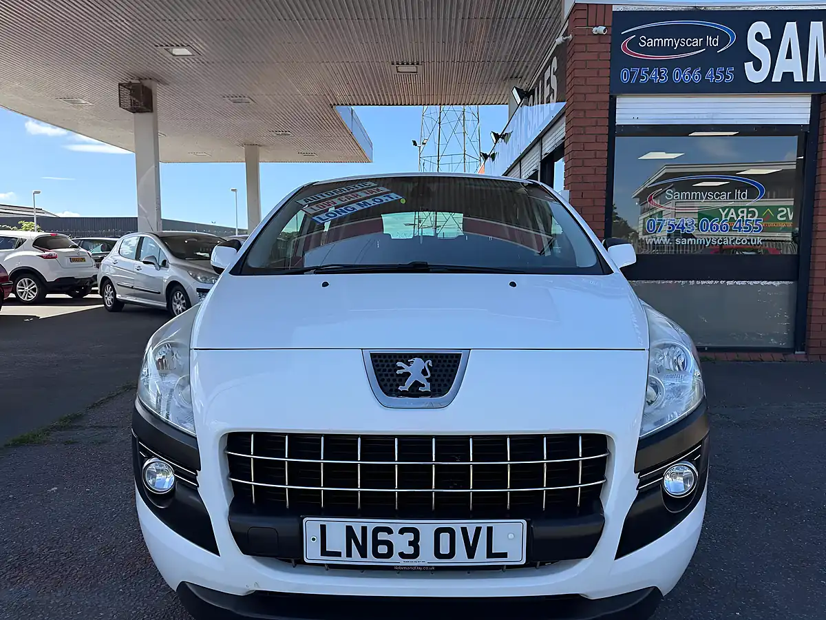 Used 2013 Peugeot 3008 Active White - Interior and Exterior details 3