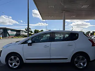 Used 2013 Peugeot 3008 Active White - Interior and Exterior details 8