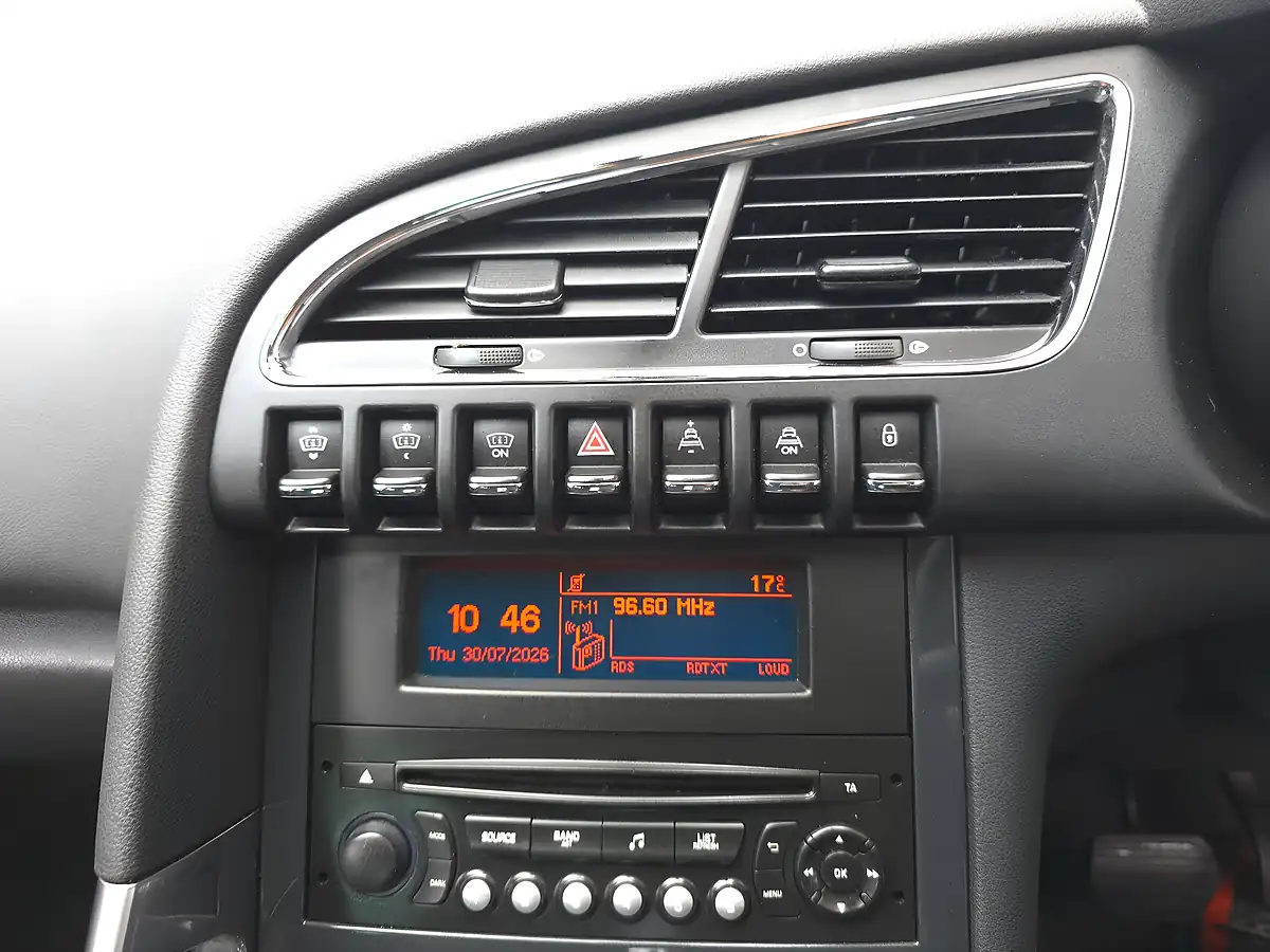 Used 2013 Peugeot 3008 Allure Egc Grey - Interior and Exterior details 11