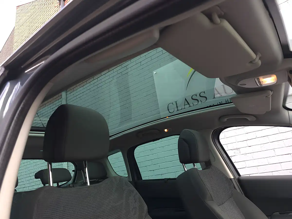 Used 2013 Peugeot 3008 Allure Egc Grey - Interior and Exterior details 13