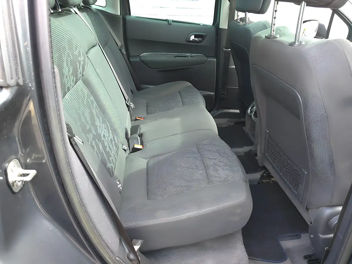 Used 2013 Peugeot 3008 Allure Egc Grey - Interior and Exterior details 17