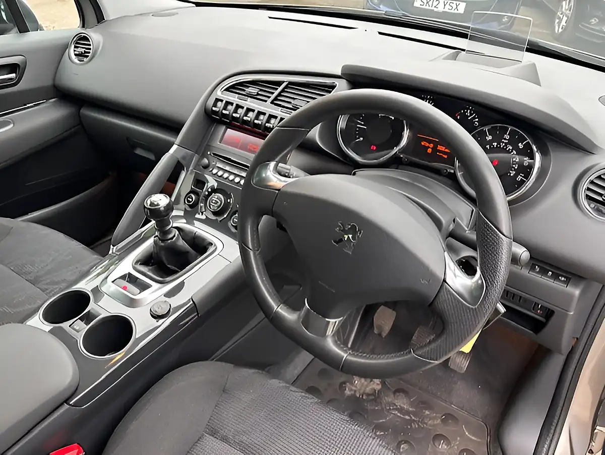 Used 2013 Peugeot 3008 Allure Grey - Interior and Exterior details 10