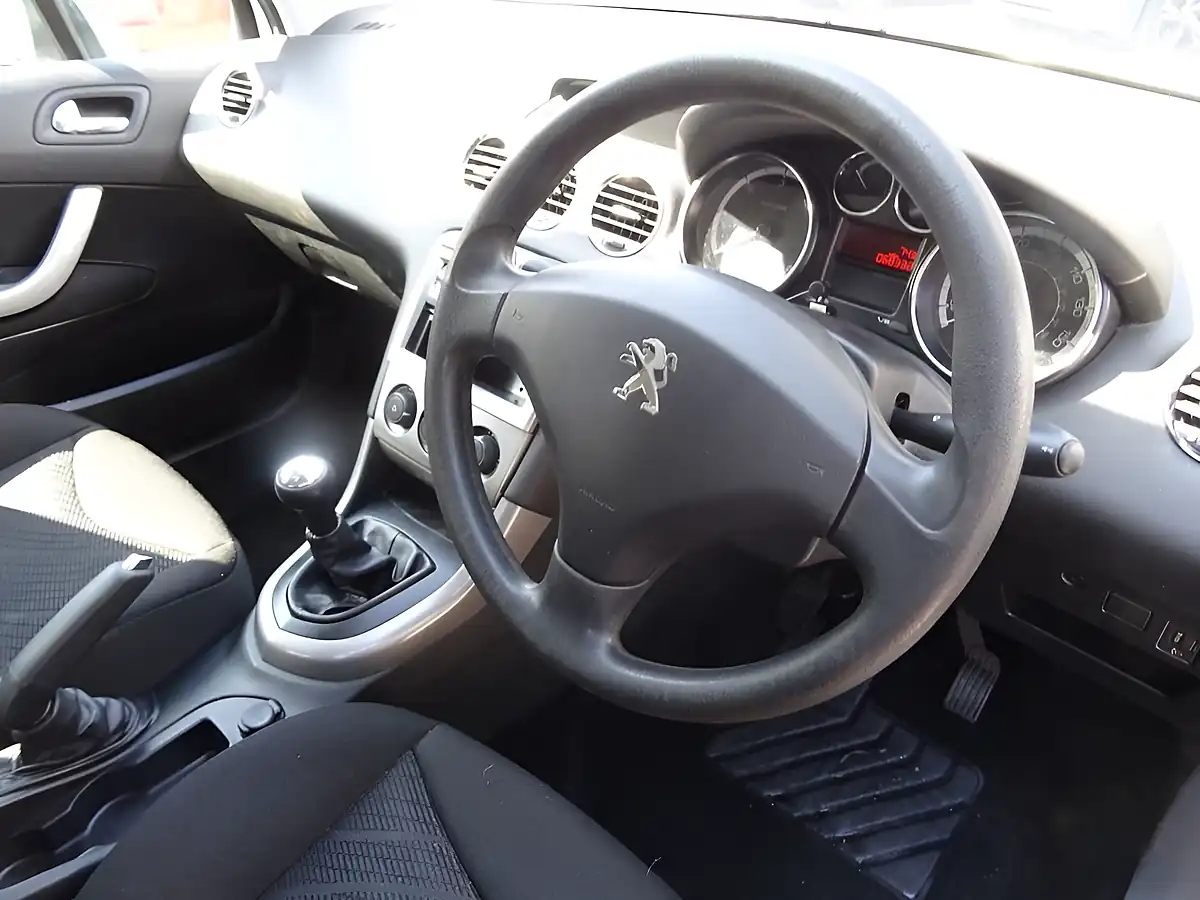 Used 2013 Peugeot 308 Access Silver - Interior and Exterior details 17