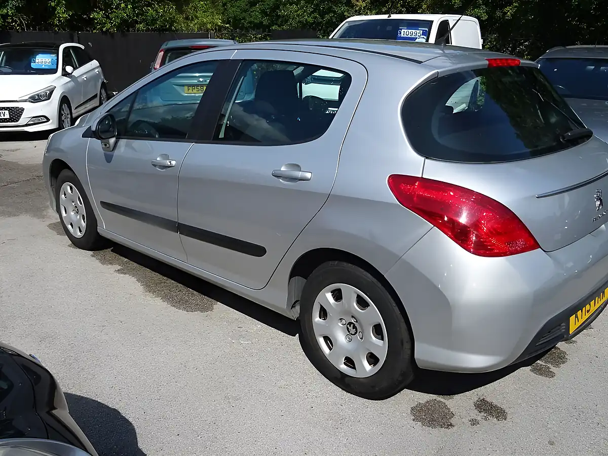 Used 2013 Peugeot 308 Access Silver - Interior and Exterior details 4