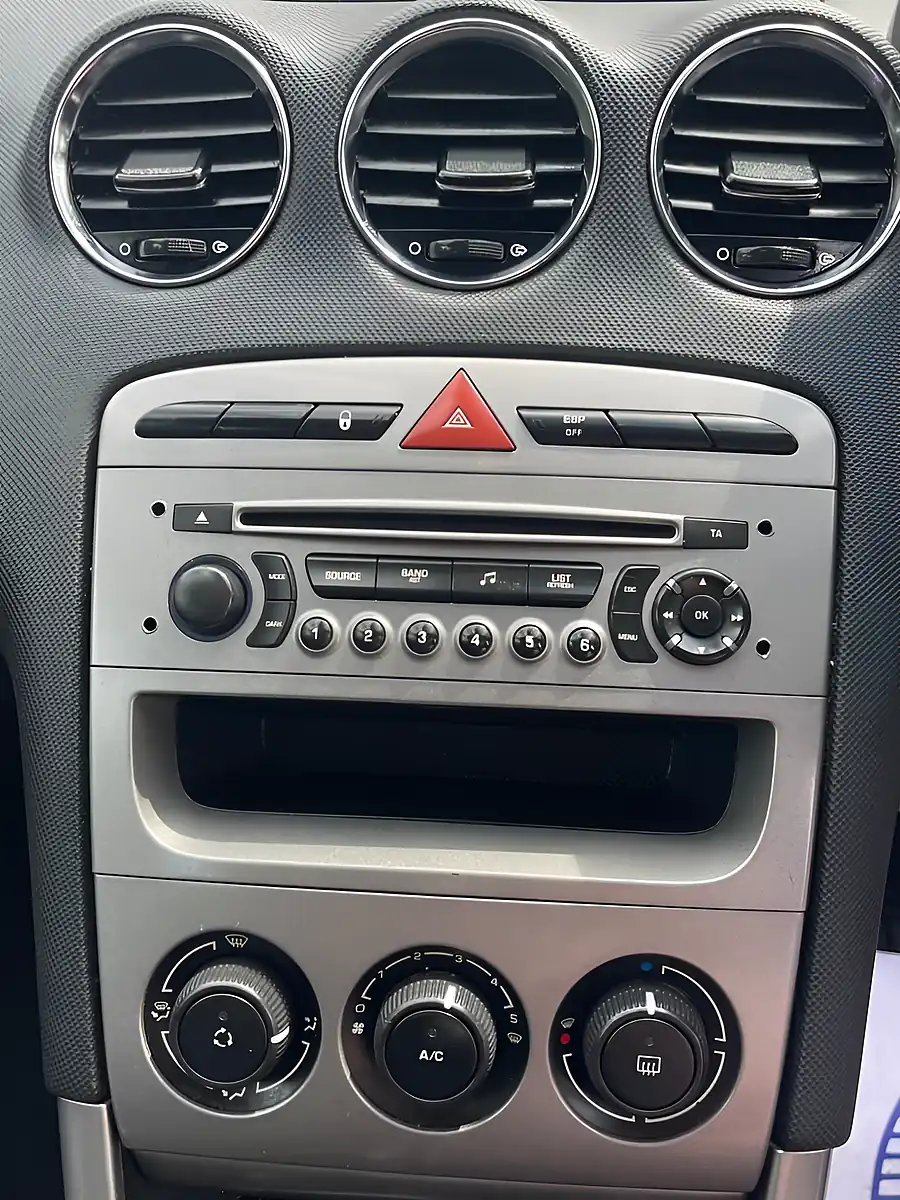 Used 2013 Peugeot 308 Active Red - Interior and Exterior details 10