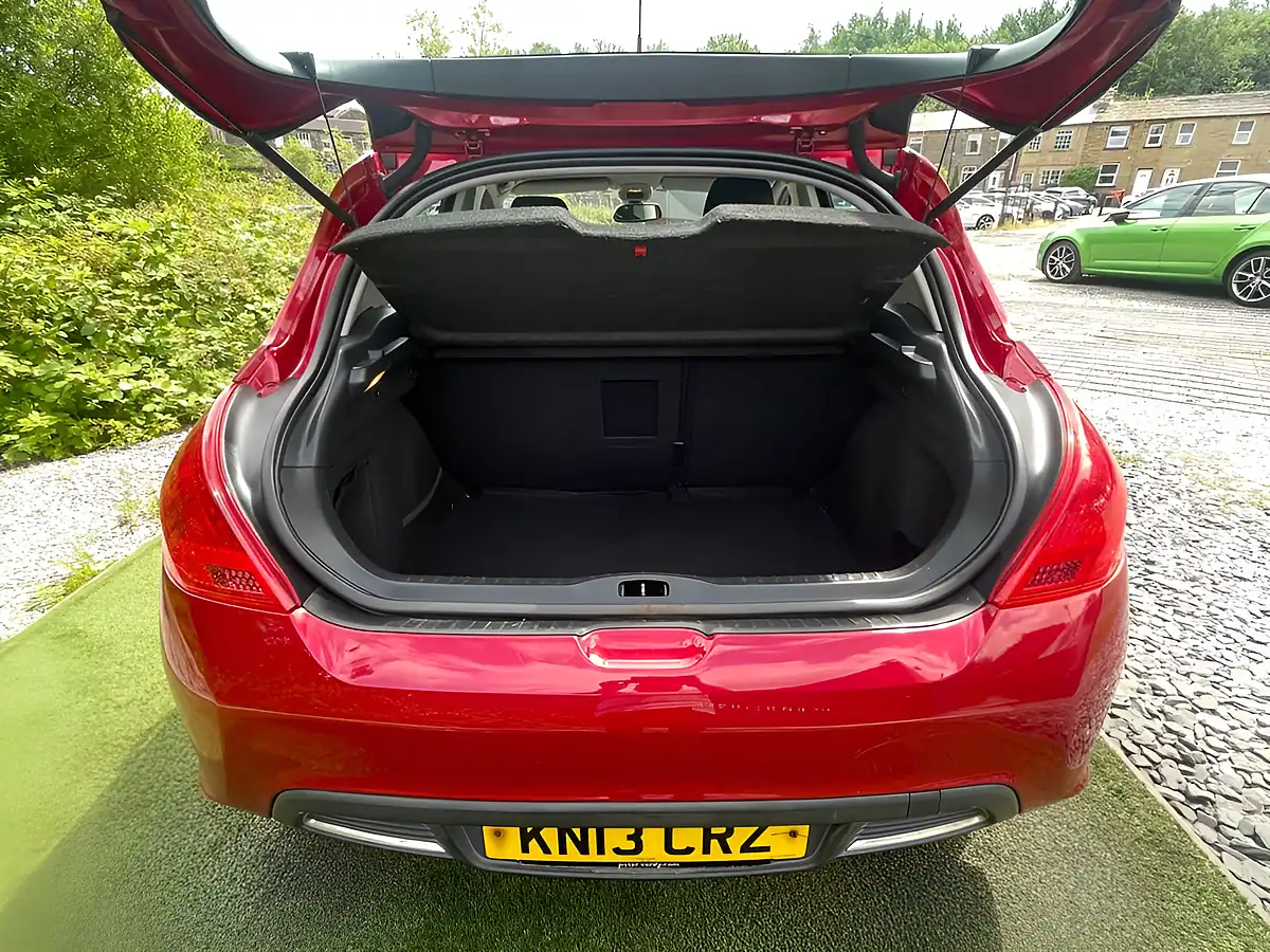 Used 2013 Peugeot 308 Active Red - Interior and Exterior details 15