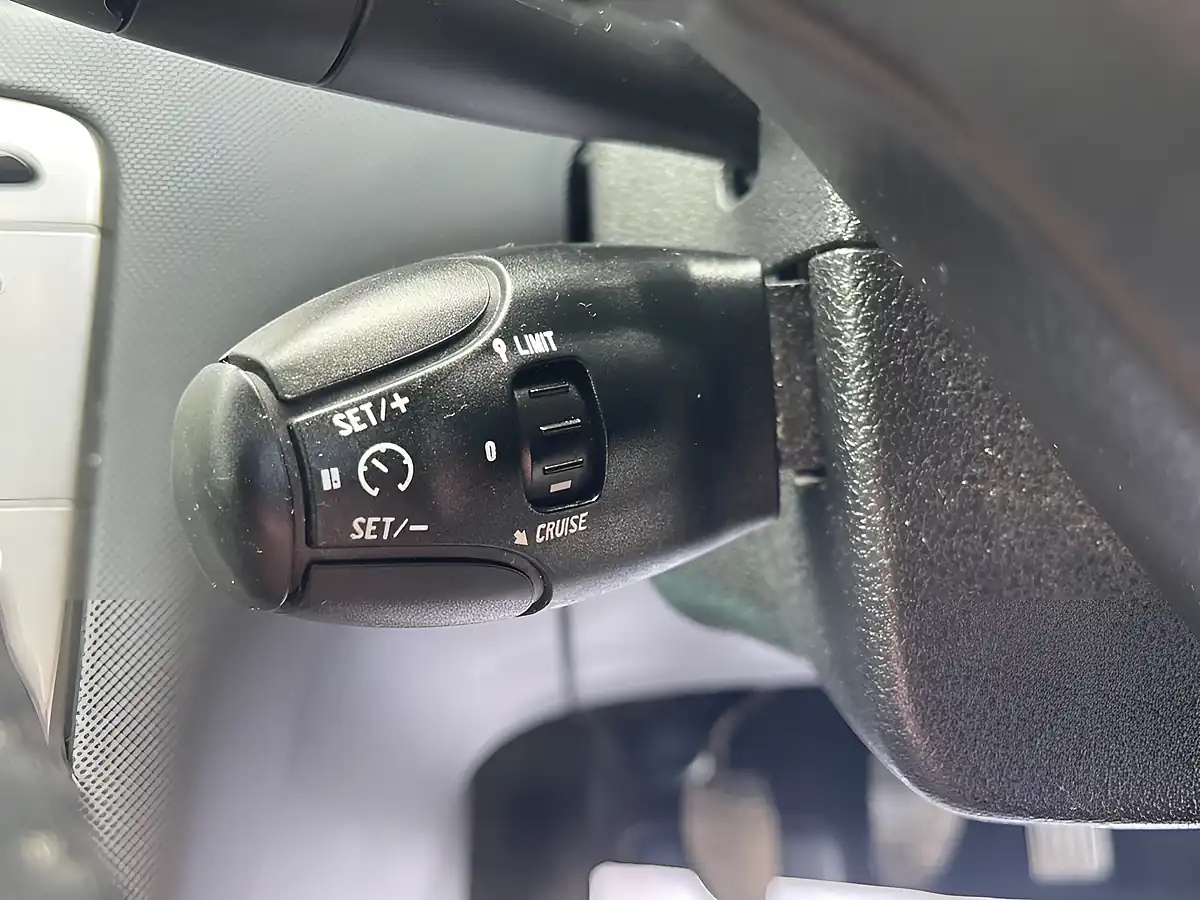 Used 2013 Peugeot 308 Active Red - Interior and Exterior details 17