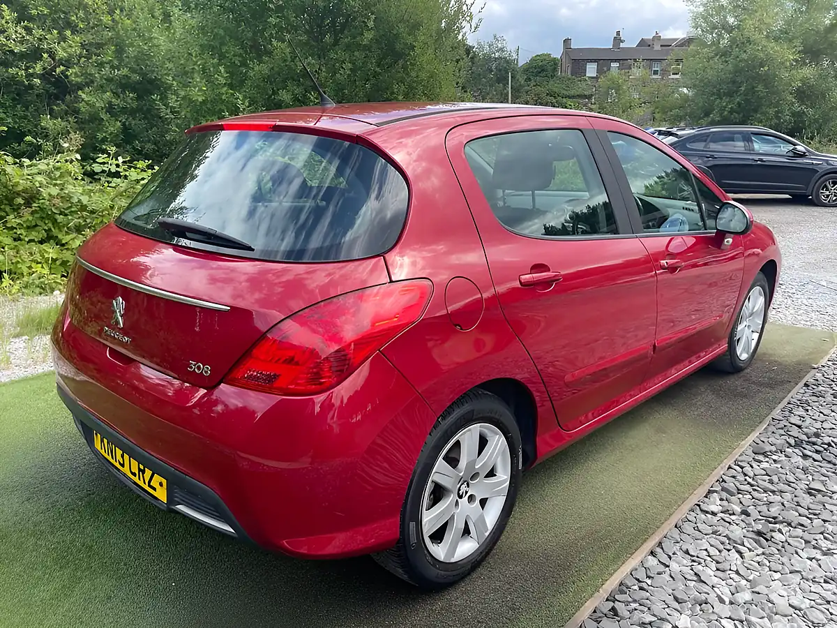 Used 2013 Peugeot 308 Active Red - Interior and Exterior details 9